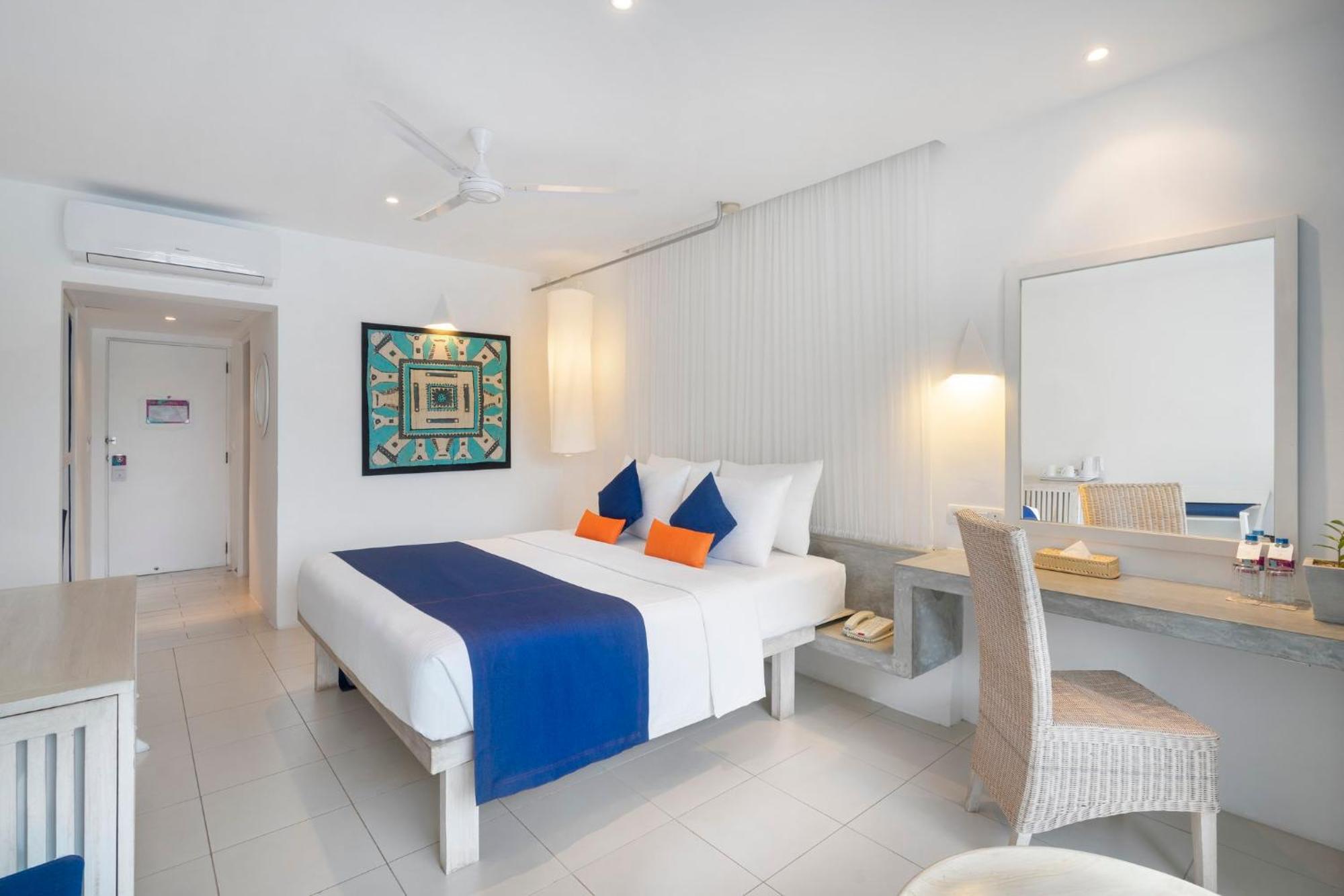 ทรินโค่ บลู บาย ซิเนม่อน Hotel ตรินโคมาลี ภายนอก รูปภาพ