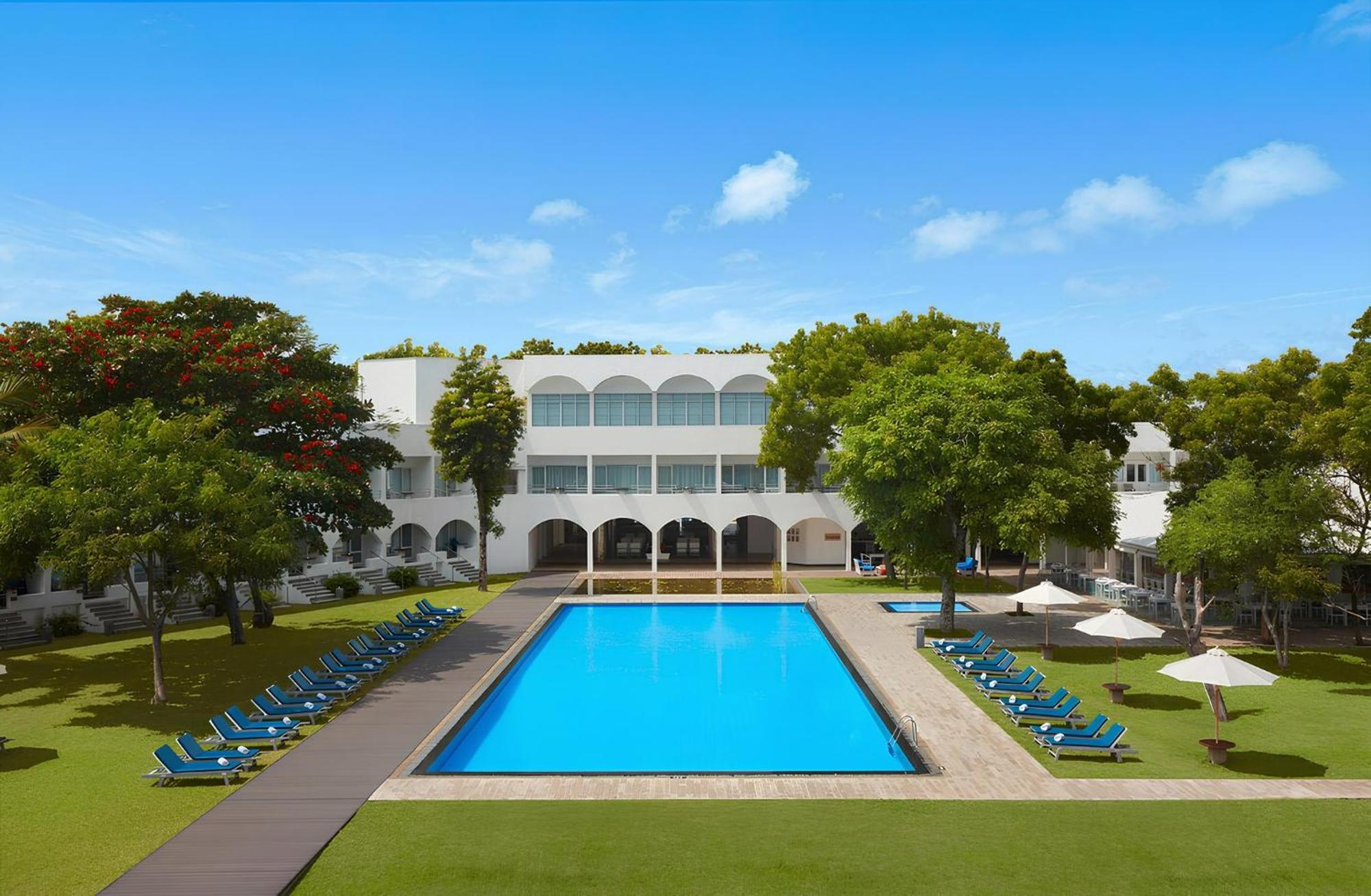 ทรินโค่ บลู บาย ซิเนม่อน Hotel ตรินโคมาลี ภายนอก รูปภาพ